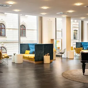 Elaya Center Hotel